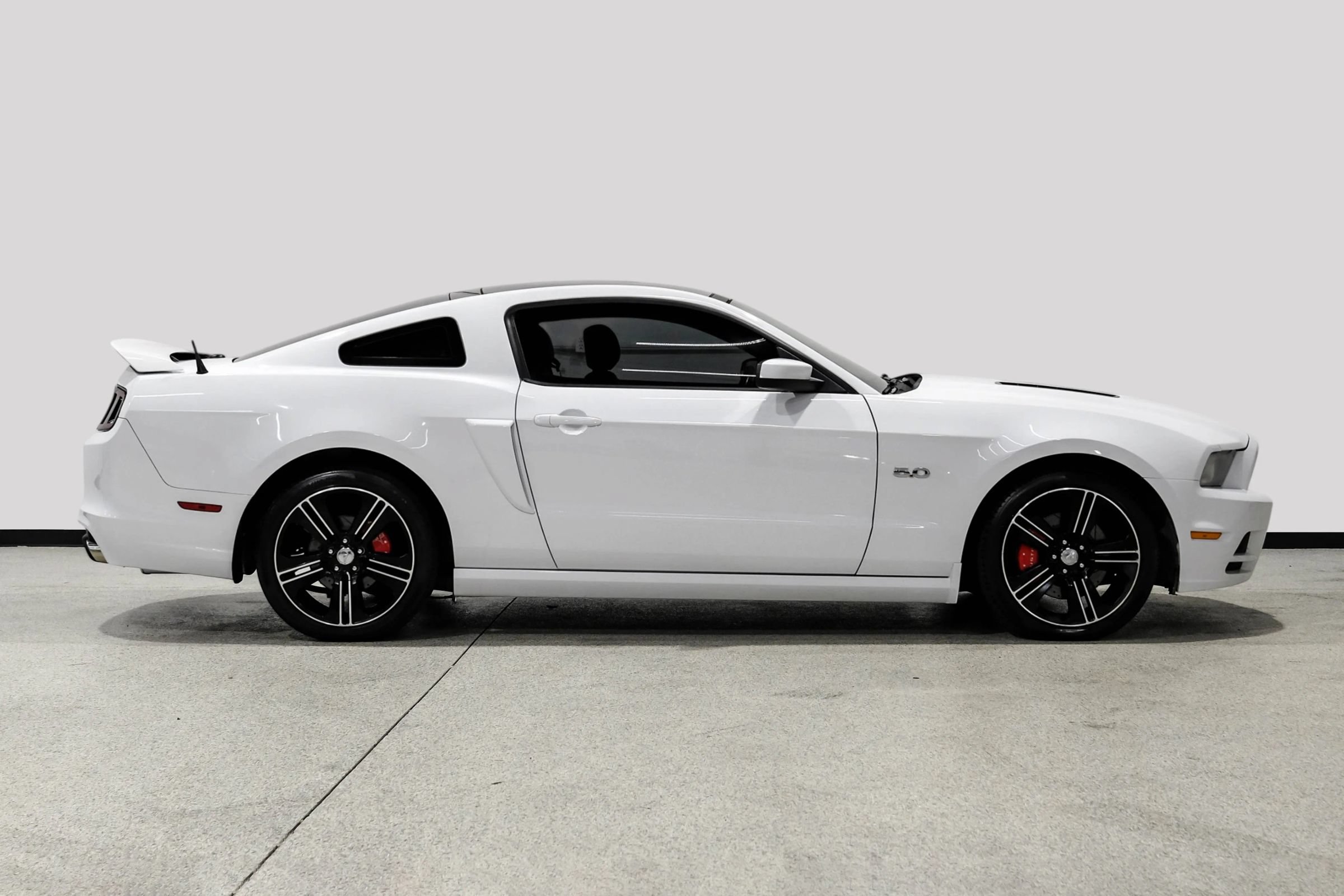 Used 2014 Ford Mustang GT Premium w/ Electronics Package RWD image 6
