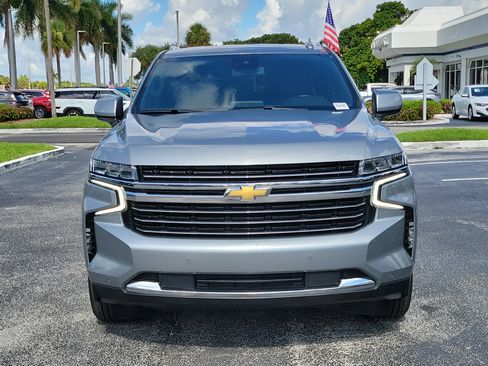 Used 2024 Chevrolet Suburban LT RWD image 8