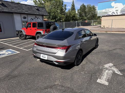 Used 2021 Hyundai Elantra SEL w/ Convenience Package FWD image 7