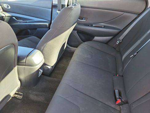 Used 2024 Hyundai Elantra SEL image 9