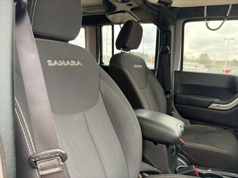 Used 2018 Jeep Wrangler Unlimited Sahara w/ Connectivity Group image 22