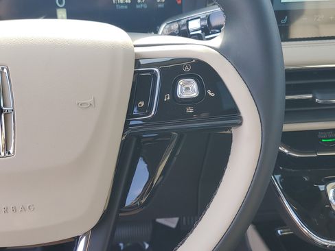 New 2026 Lincoln Corsair Premiere image 18