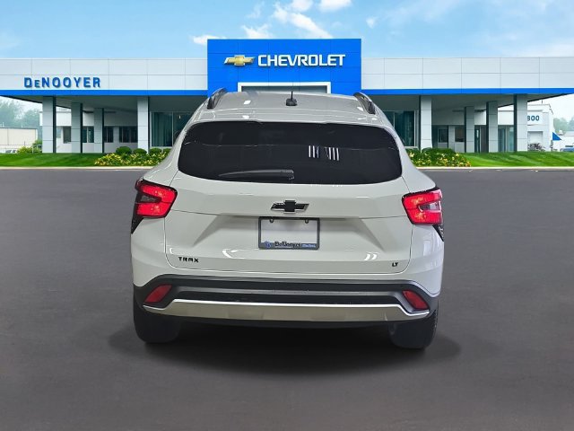 New 2026 Chevrolet Trax LT w/ Driver Confidence Package FWD image 9