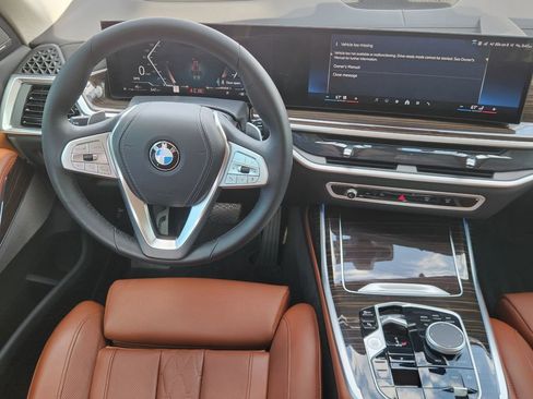 Used 2025 BMW X7 xDrive40i AWD/4WD image 26