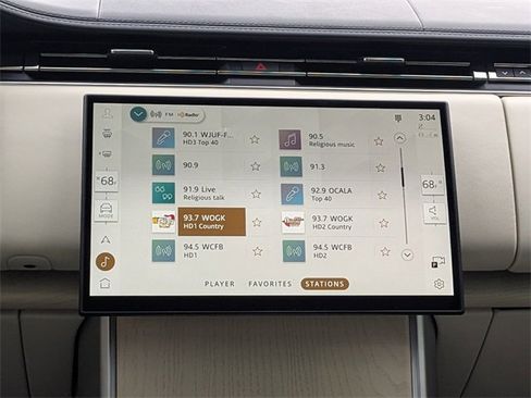 Used 2024 Land Rover Range Rover Autobiography image 17