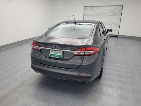 Used 2017 Ford Fusion SE FWD image 7