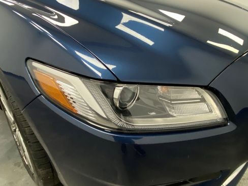 Used 2017 Lincoln Continental Select w/ Climate Package image 10