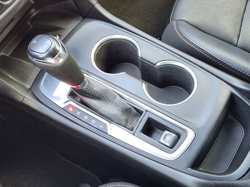 Used 2020 Chevrolet Equinox Premier image 21