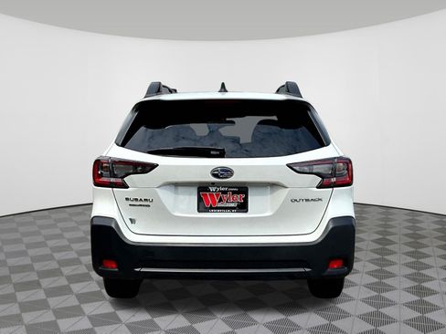 Used 2024 Subaru Outback Premium AWD/4WD image 5