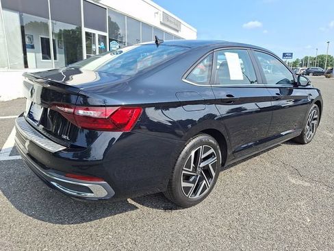 Used 2023 Volkswagen Jetta SEL FWD image 6