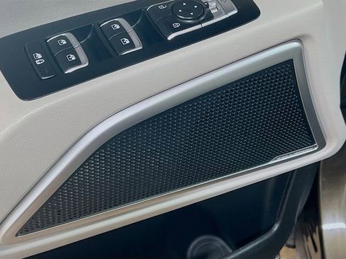 Certified 2022 Kia Telluride EX w/ EX Premium Package image 19