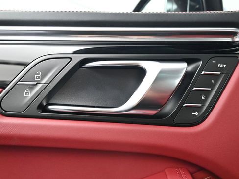 New 2026 Porsche Macan S image 18