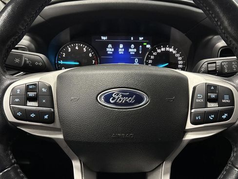 Used 2023 Ford Explorer XLT image 17