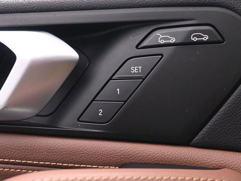 Used 2022 BMW X6 xDrive40i w/ M Sport Package image 44