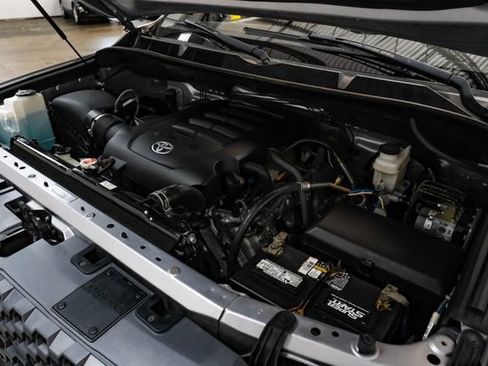 Used 2019 Toyota Tundra SR5 w/ SR5 Upgrade Package AWD/4WD image 42