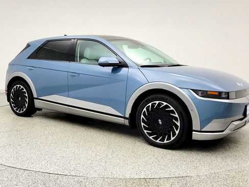 Used 2024 Hyundai Ioniq 5 Limited image 3
