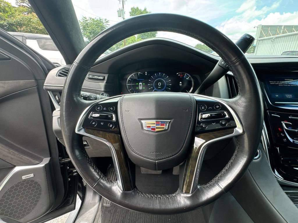 Used 2019 Cadillac Escalade ESV Platinum AWD/4WD image 16