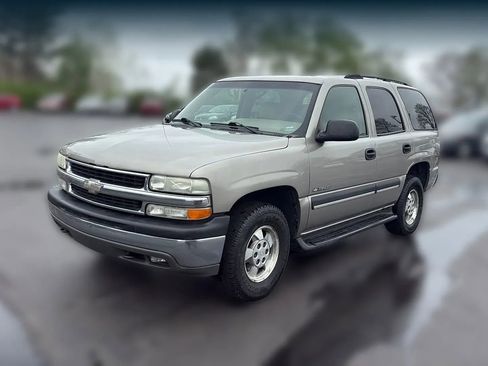 Used 2002 Chevrolet Tahoe LS image 1