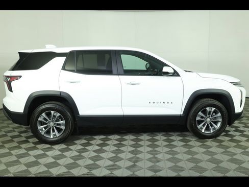 Used 2026 Chevrolet Equinox LT w/ Convenience Package II image 17