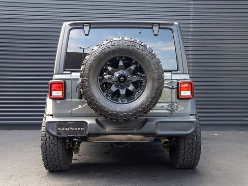 Used 2019 Jeep Wrangler Sport AWD/4WD image 28