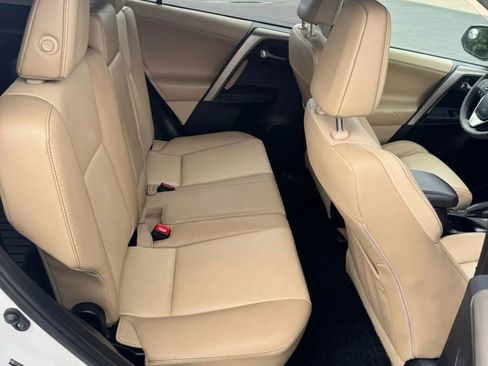 Used 2013 Toyota RAV4 Limited AWD/4WD image 38