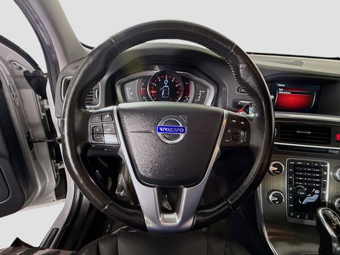 Used 2016 Volvo V60 T5 Platinum w/ Climate Package FWD image 13