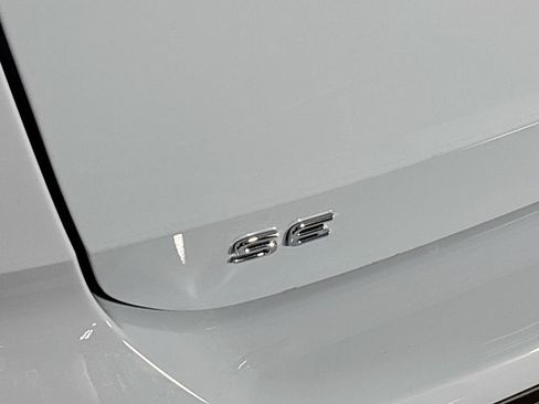 New 2025 Volkswagen Taos SE image 24