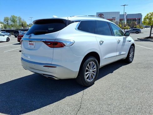 Used 2024 Buick Enclave Premium AWD/4WD image 4