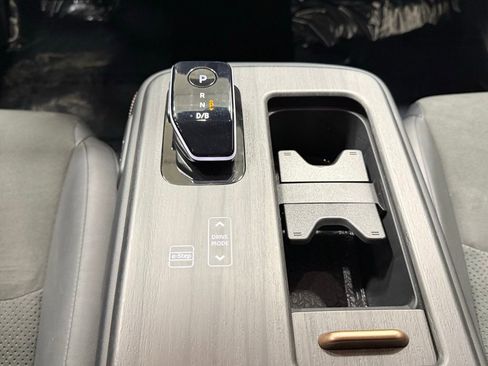 Used 2023 Nissan Ariya AWD image 35