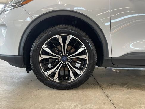 Used 2022 Ford Escape SE w/ SE Sport Appearance Package AWD/4WD image 35