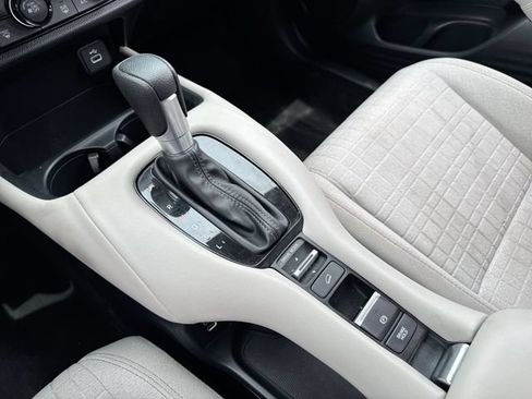 Used 2024 Honda HR-V LX image 19
