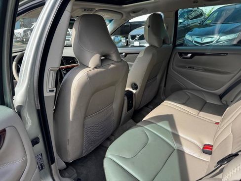 Used 2007 Volvo XC70 AWD/4WD image 15