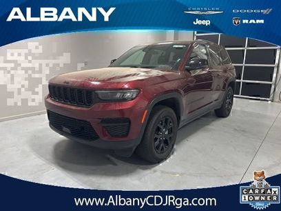 Used 2025 Jeep Grand Cherokee Altitude