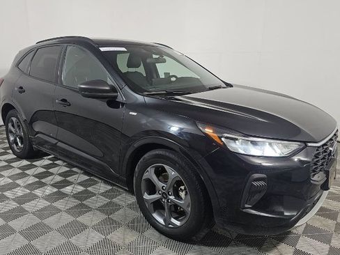 Used 2023 Ford Escape ST-Line w/ Tech Pack #1 FWD image 5