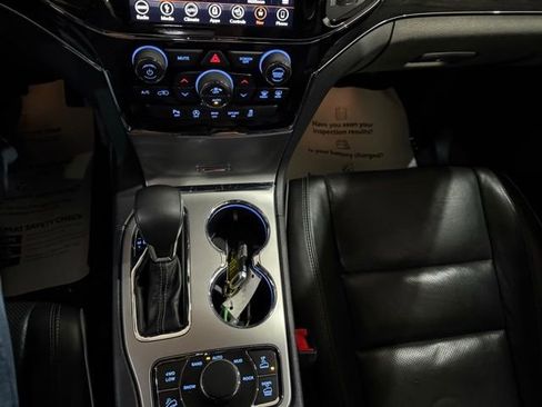 Used 2019 Jeep Grand Cherokee Overland AWD/4WD image 21
