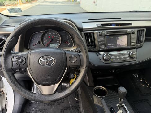Used 2015 Toyota RAV4 XLE AWD/4WD image 13
