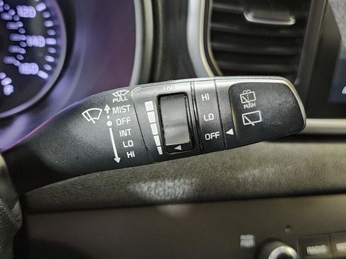 Used 2020 Kia Sportage LX image 13