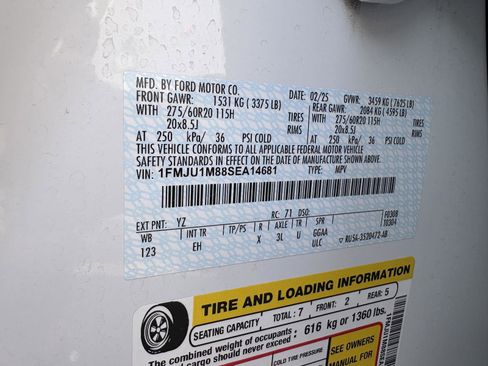 Used 2025 Ford Expedition Platinum image 17