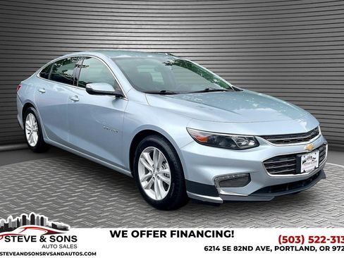 Used 2017 Chevrolet Malibu LT FWD image 1
