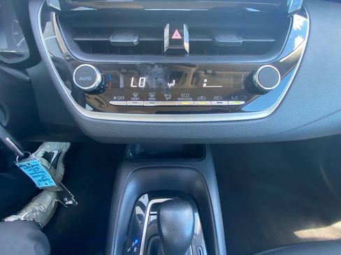 Used 2025 Toyota Corolla LE FWD image 22