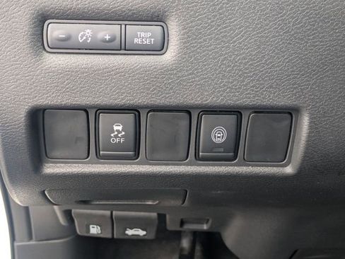 Used 2023 Nissan Murano SV w/ SV Midnight Edition Package image 16