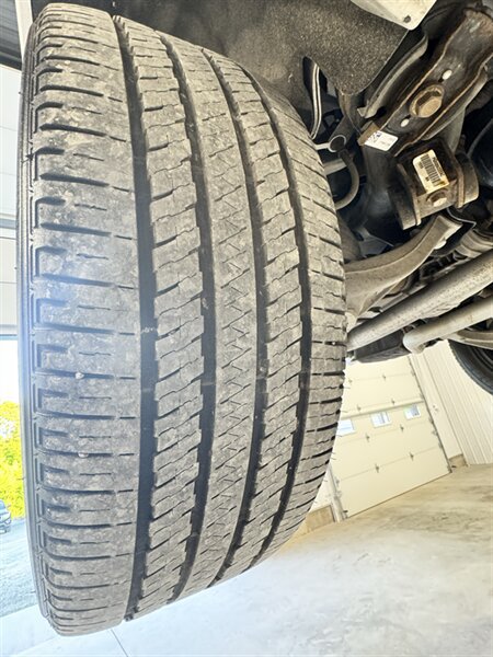 Used 2020 Jeep Grand Cherokee Overland AWD/4WD image 29