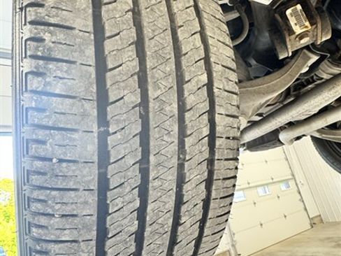 Used 2020 Jeep Grand Cherokee Overland AWD/4WD image 29