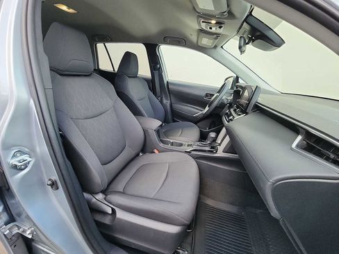 Used 2024 Toyota Corolla Cross LE image 26