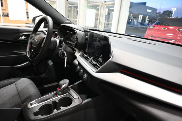 New 2026 Chevrolet Trax RS w/ Sunroof Package FWD image 13