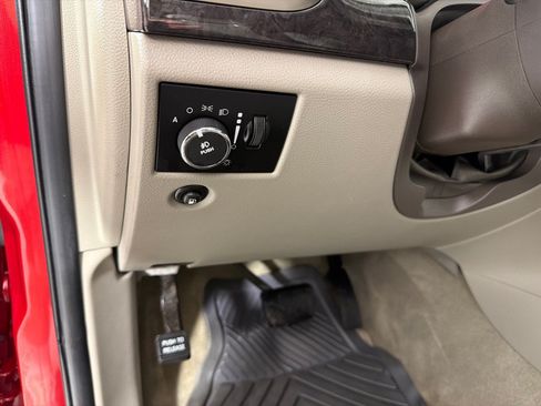 Used 2011 Jeep Grand Cherokee Laredo w/ Mopar Chrome Edition Group AWD/4WD image 12