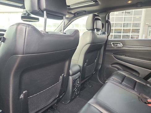 Used 2019 Jeep Grand Cherokee Limited image 25