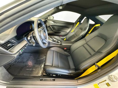 Certified 2025 Porsche 911 Carrera image 5
