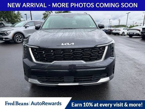 Used 2025 Kia Sorento S AWD/4WD image 2