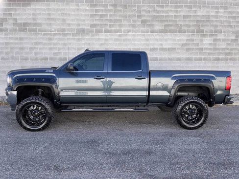 Used 2017 GMC Sierra 1500 SLE w/ Suspension Package, Off-Road AWD/4WD image 8